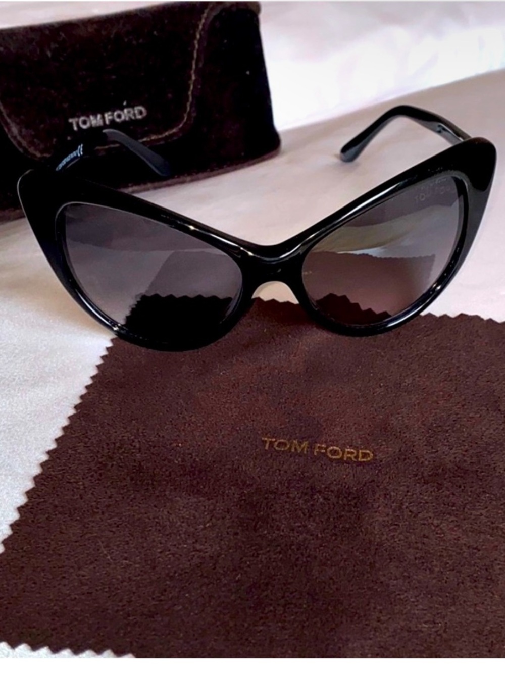 Tom Ford Black Cat-Eye Sunglasses with Gradient Lenses